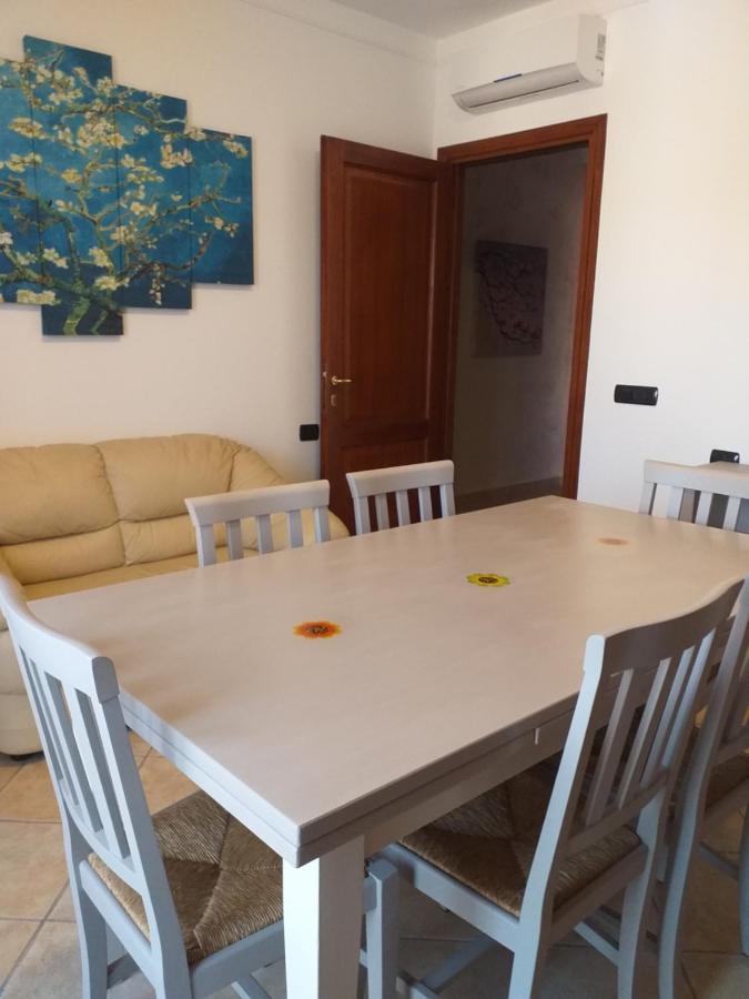 Casa Vacanze Sandalia 보사 외부 사진