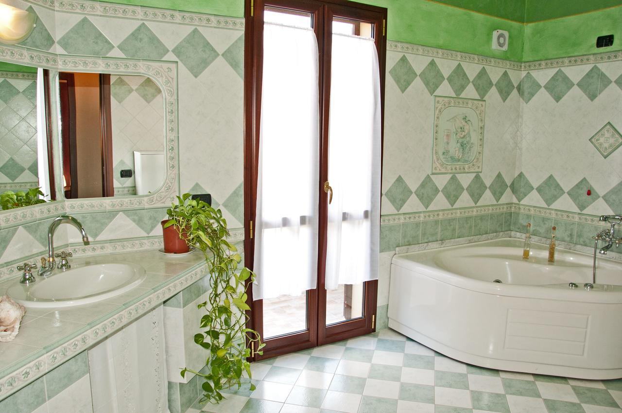 Casa Vacanze Sandalia 보사 외부 사진